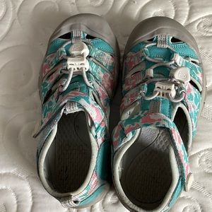 Keen Kids Sandals in Teal and Pink Pattern